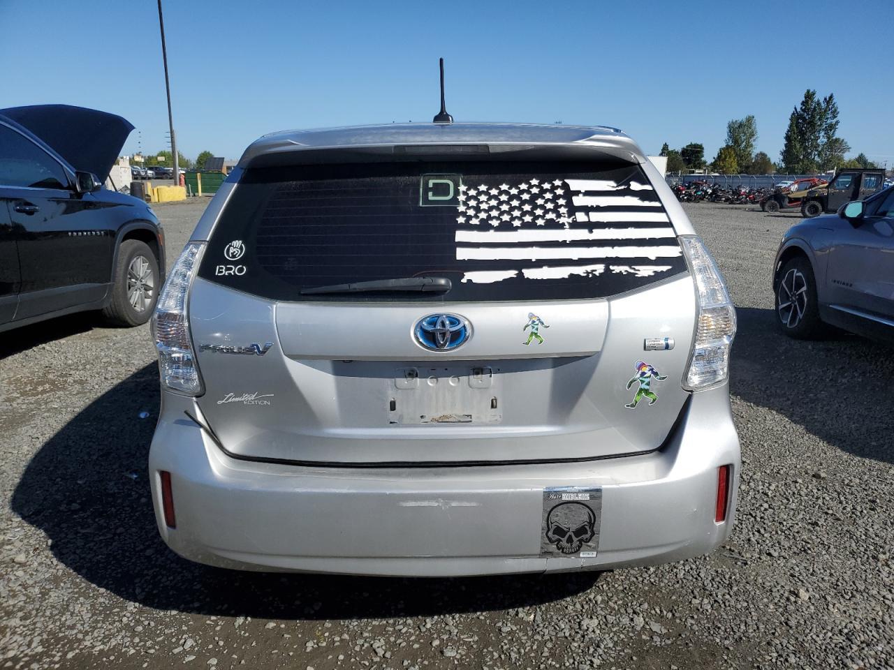 2013 Toyota Prius V - Image 6