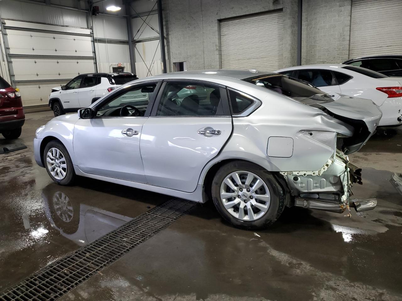 2015 Nissan Altima 2.5 S - Фото 2