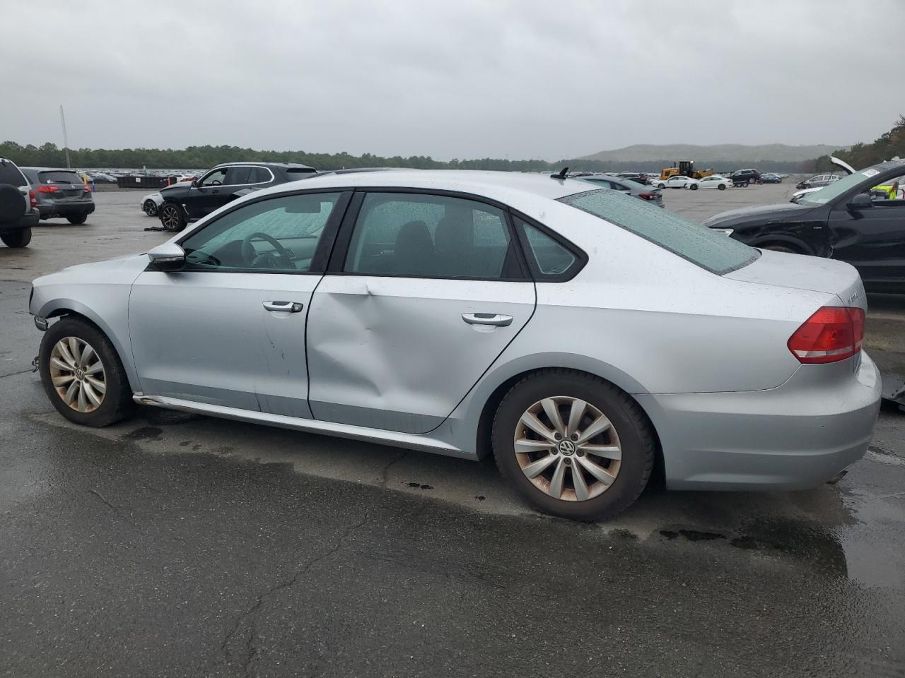 2012 Volkswagen Passat S - Image 2