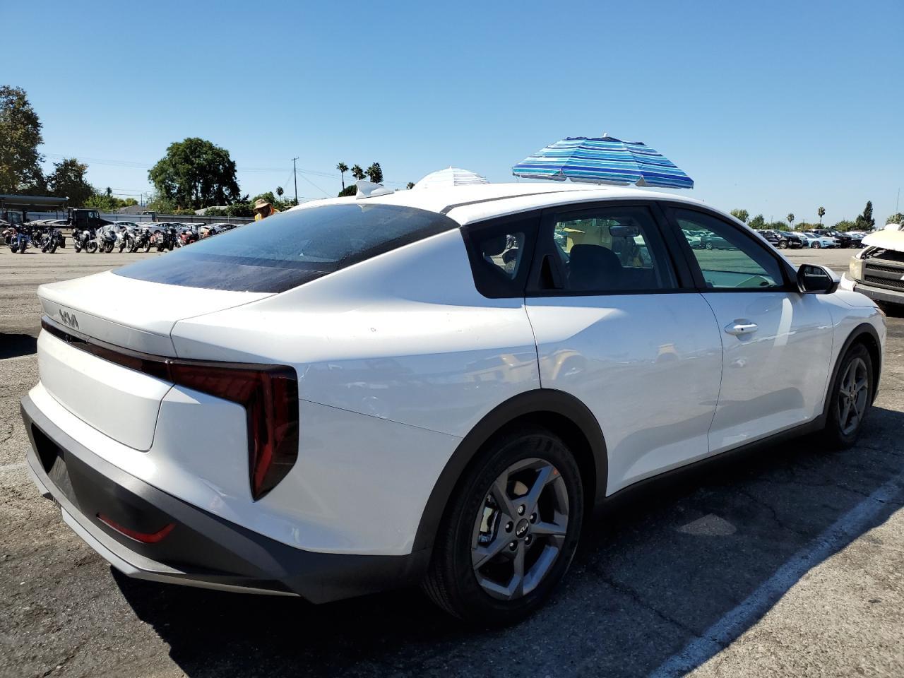 2025 Kia K4 Lx - Image 3