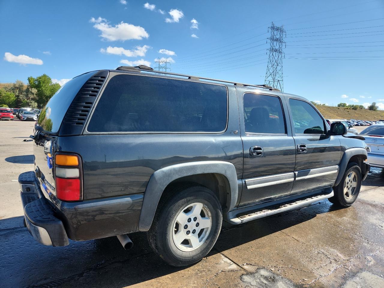 2005 Chevrolet Suburban K1500 - Image 3