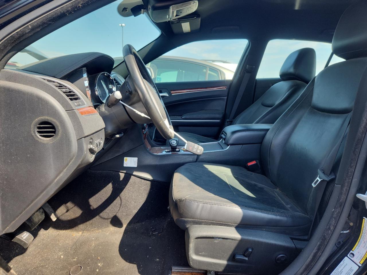 2014 Chrysler 300 - Image 7