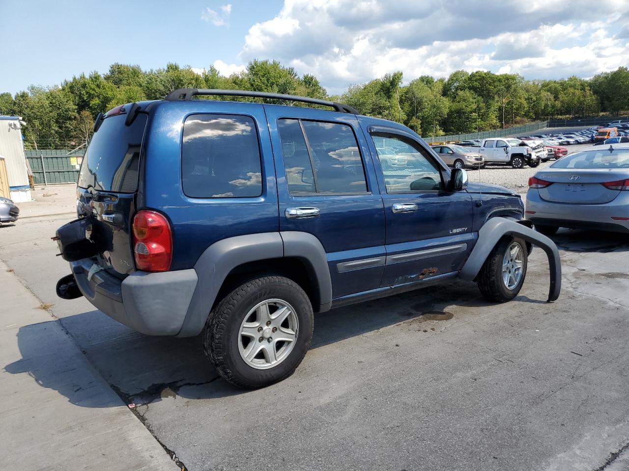 2004 Jeep Liberty Sport - Image 3