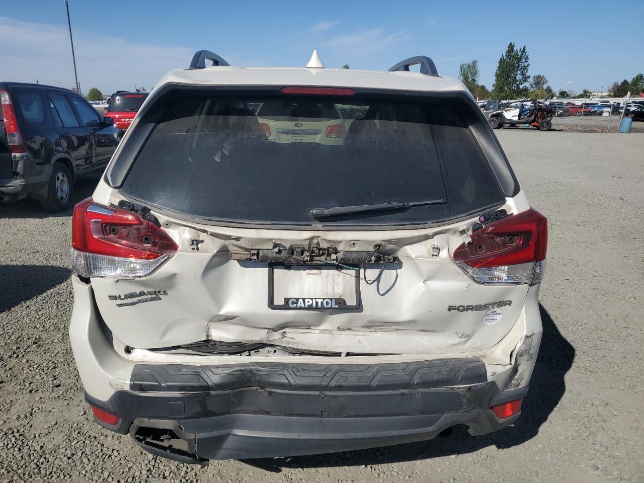 2019 Subaru Forester Premium - Image 6