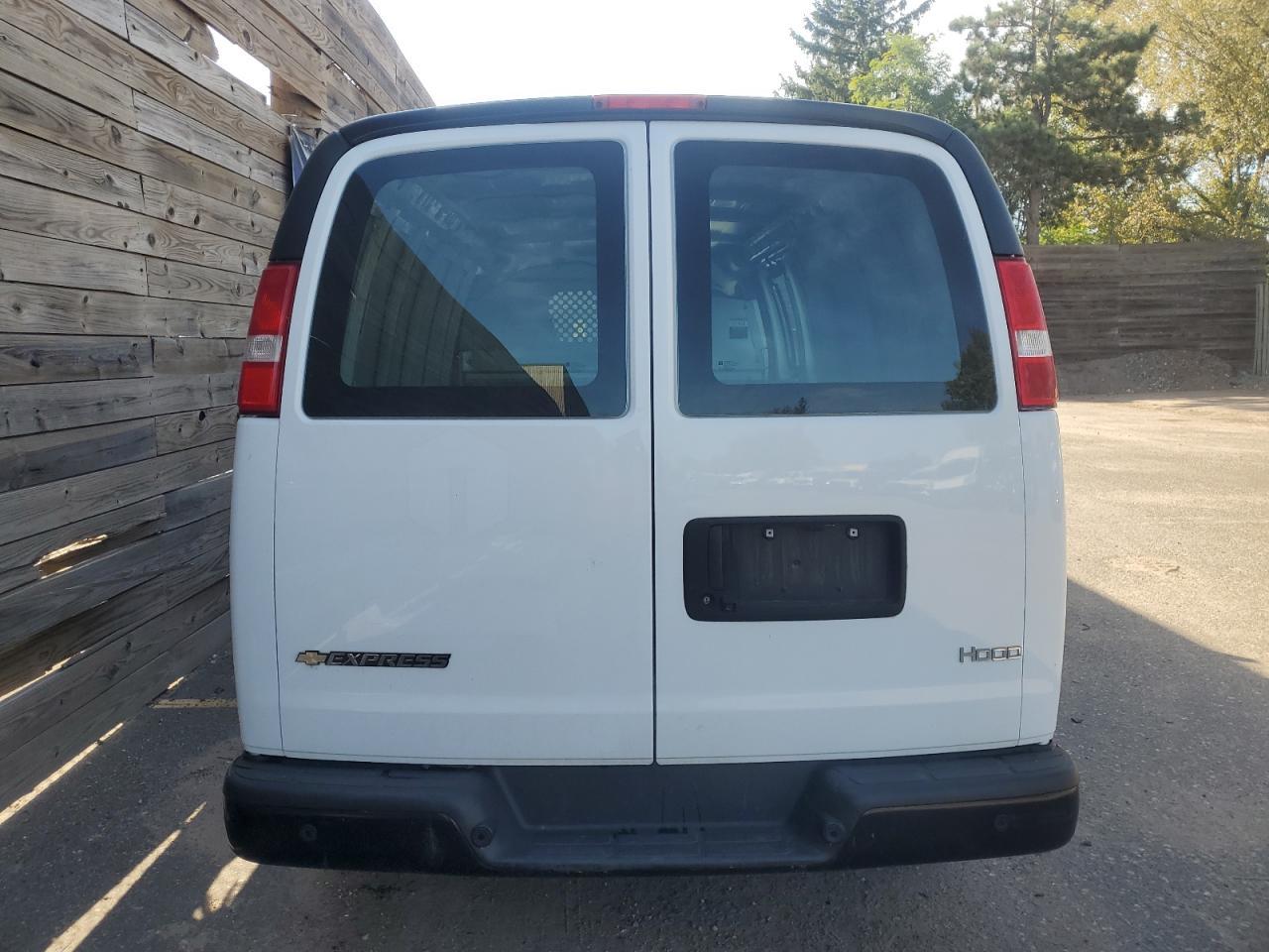 2022 Chevrolet Express G3500 - Фото 6