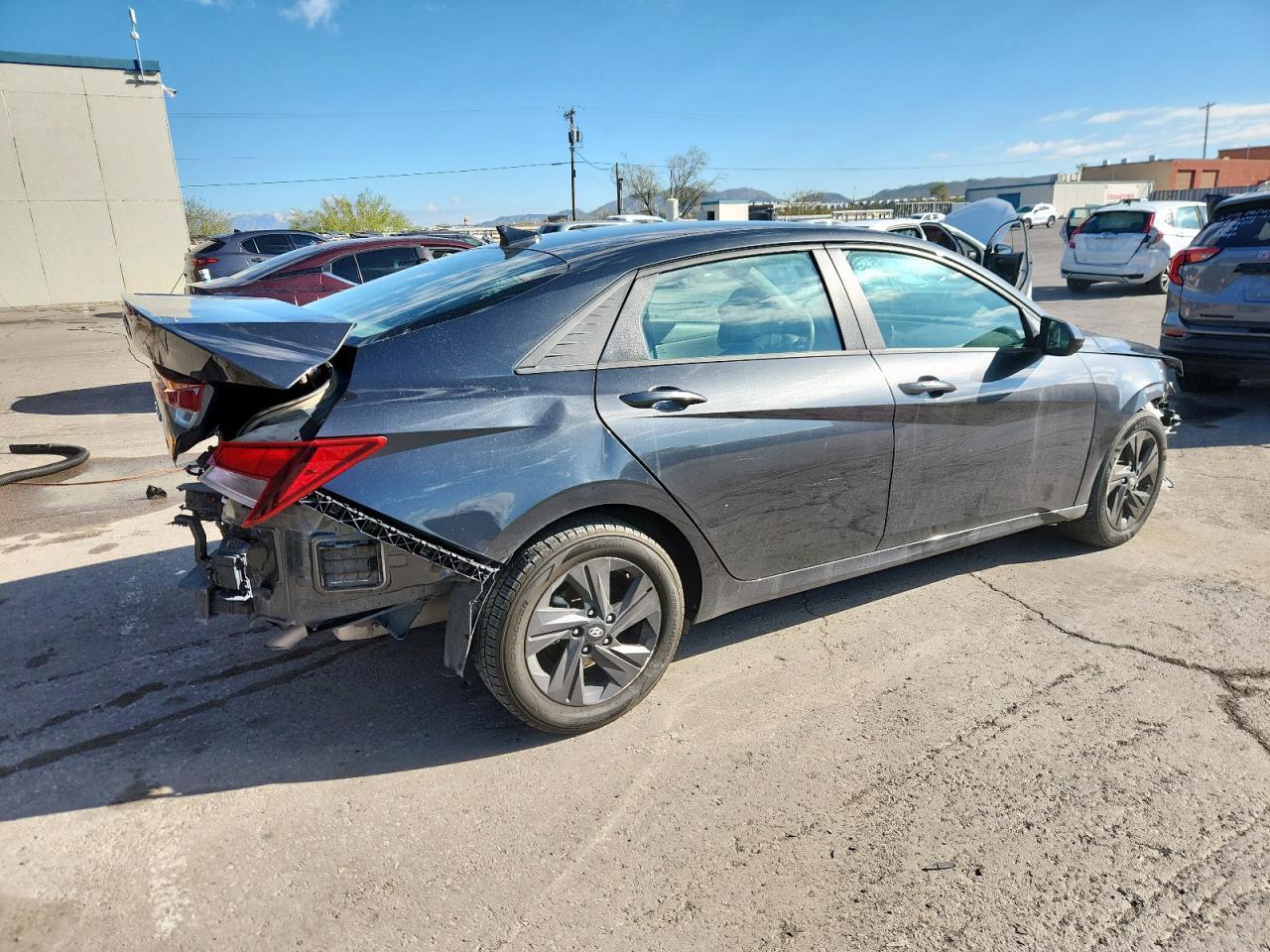 2023 Hyundai Elantra Sel - Фото 3