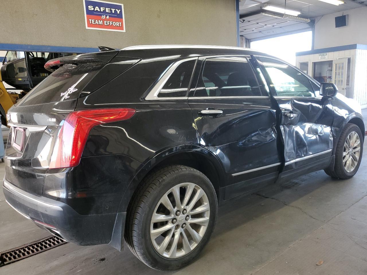 2017 Cadillac Xt5 Platinum - Фото 3