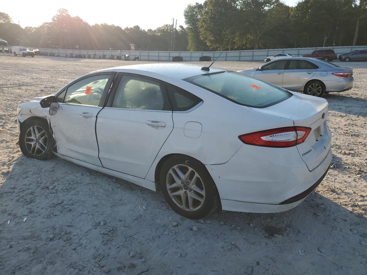 2015 Ford Fusion Se - Image 2
