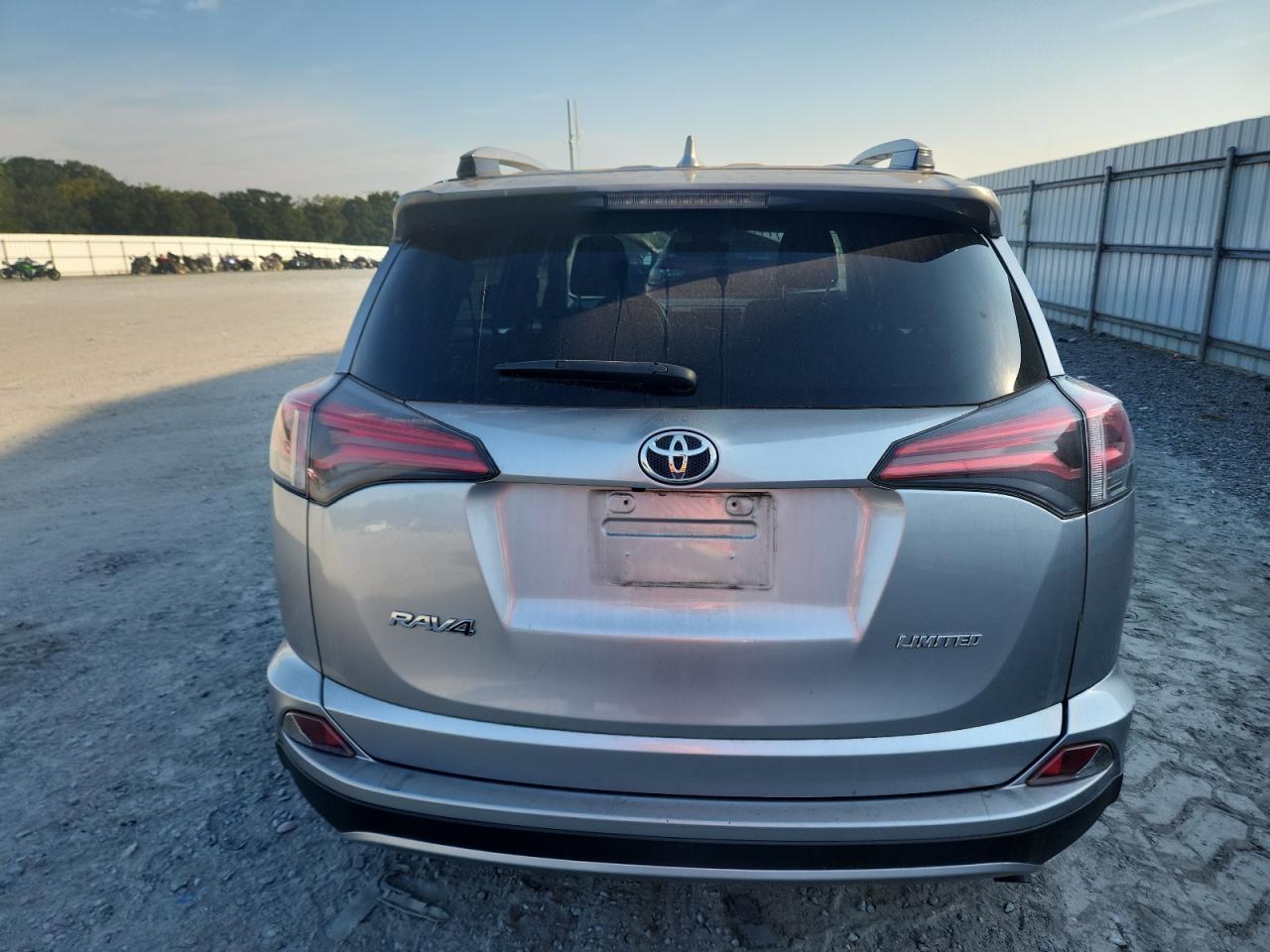 2018 Toyota Rav4 Limited - Фото 6