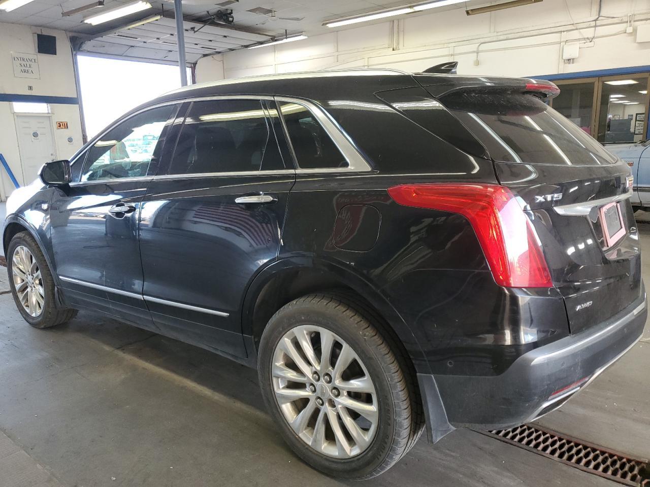 2017 Cadillac Xt5 Platinum - Фото 2