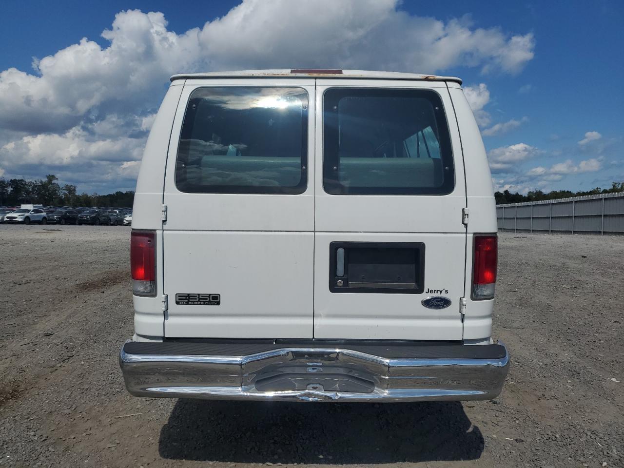 1999 Ford Econoline E350 Super Duty Wagon - Фото 6