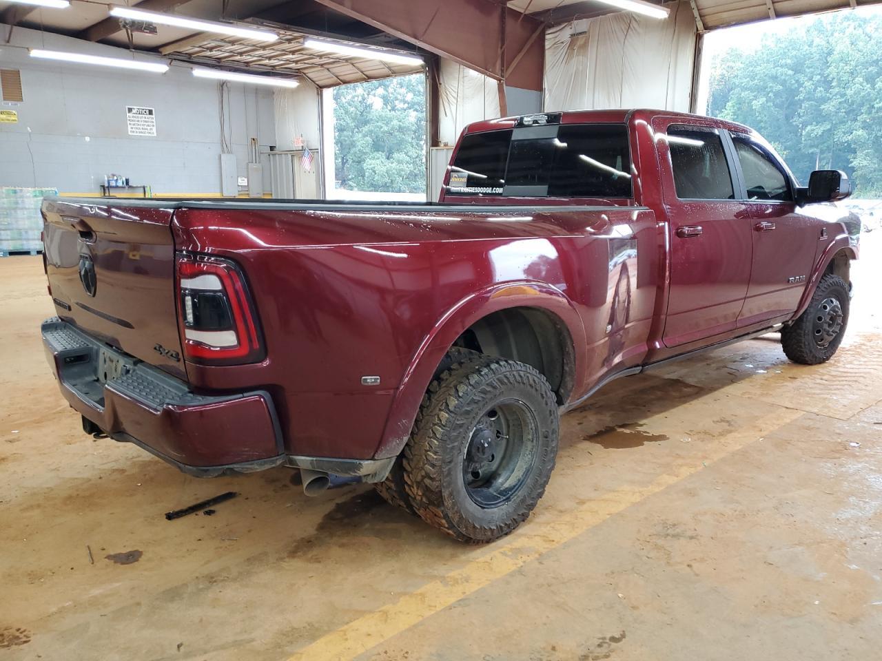 2022 Ram 3500 Laramie - Фото 3