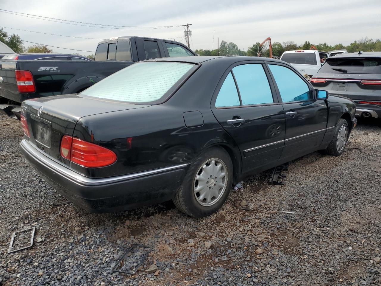 1999 Mercedes-Benz E 320 - Image 3