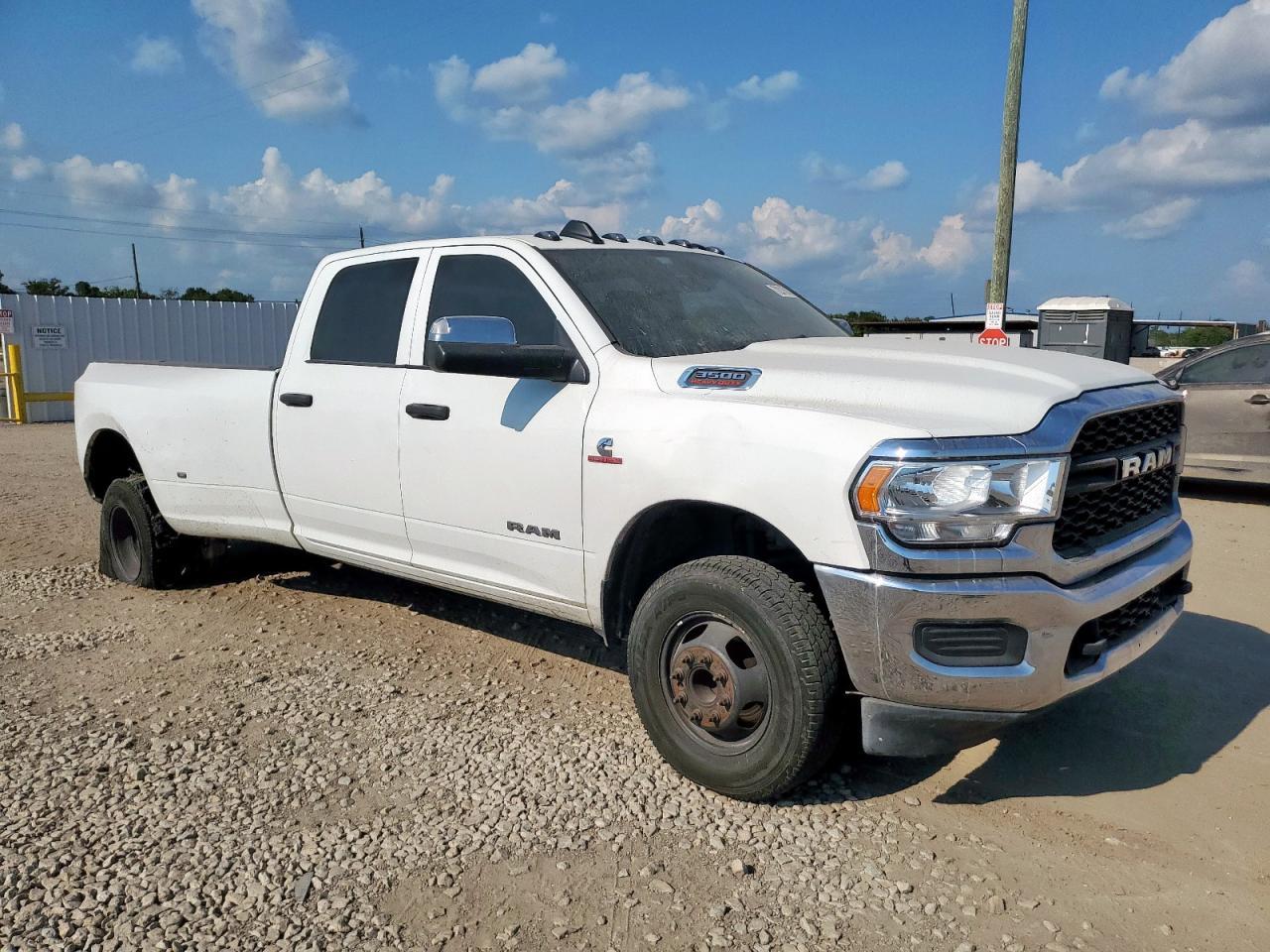 2022 Ram 3500 Tradesman - Фото 4