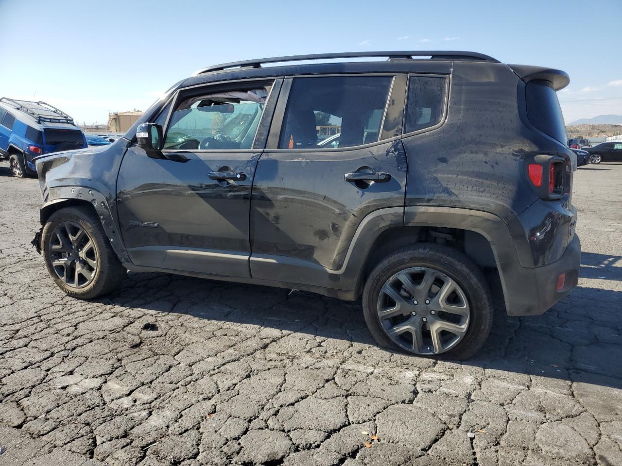 2018 Jeep Renegade Latitude - Image 2