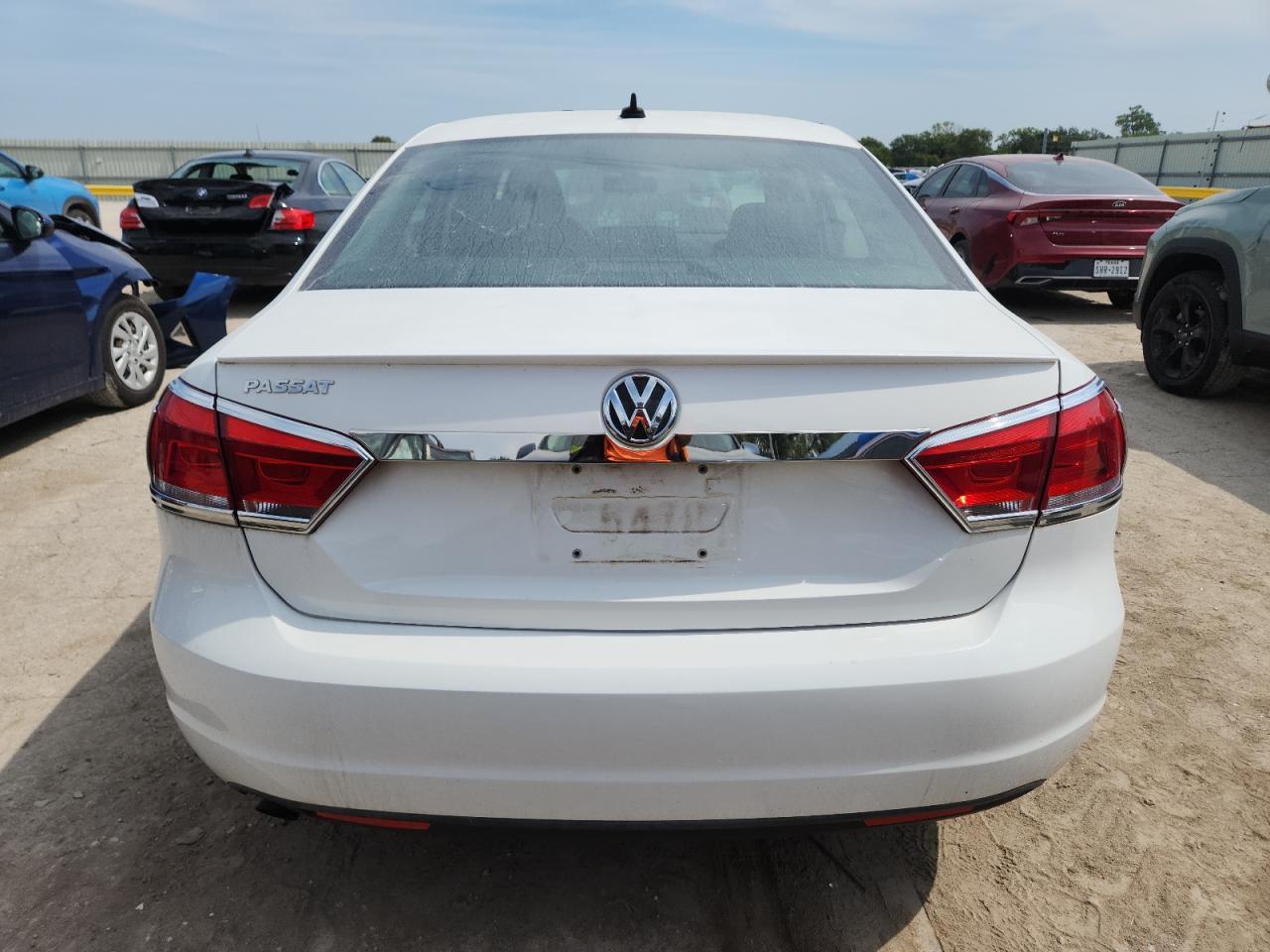 2013 Volkswagen Passat S - Фото 6