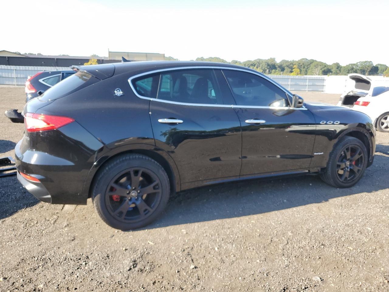 2020 Maserati Levante Sport - Фото 3