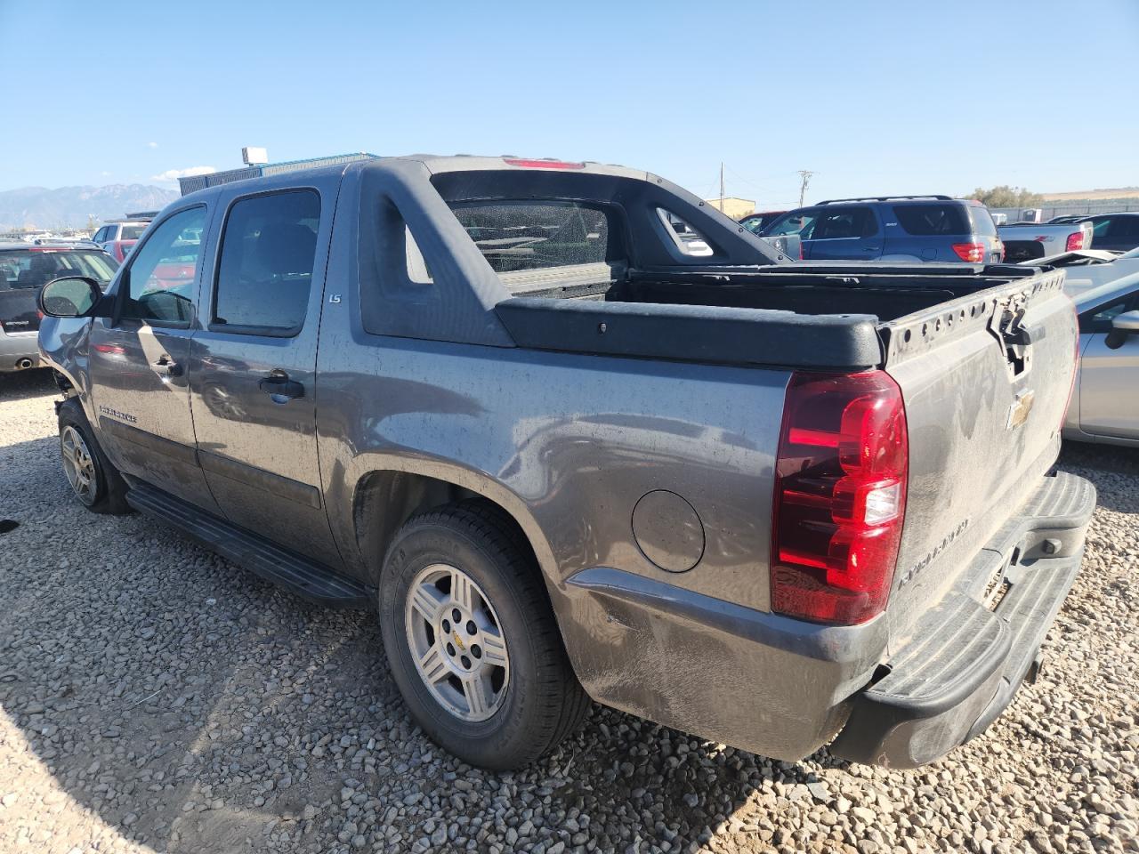 2008 Chevrolet Avalanche K1500 - Image 2