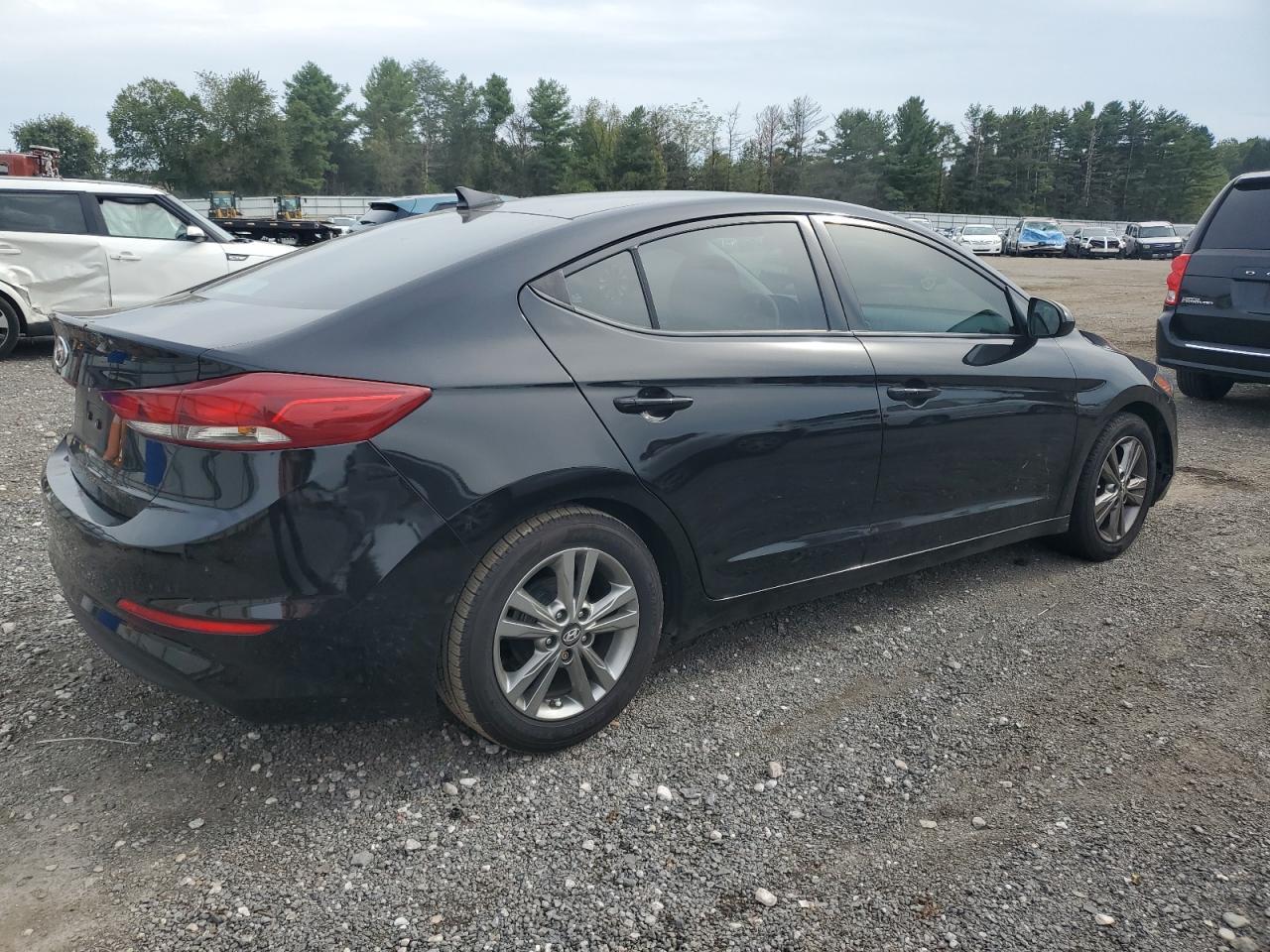 2017 Hyundai Elantra Se - Image 3