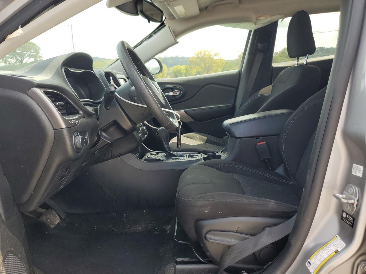 2021 Jeep Cherokee Latitude - Фото 7