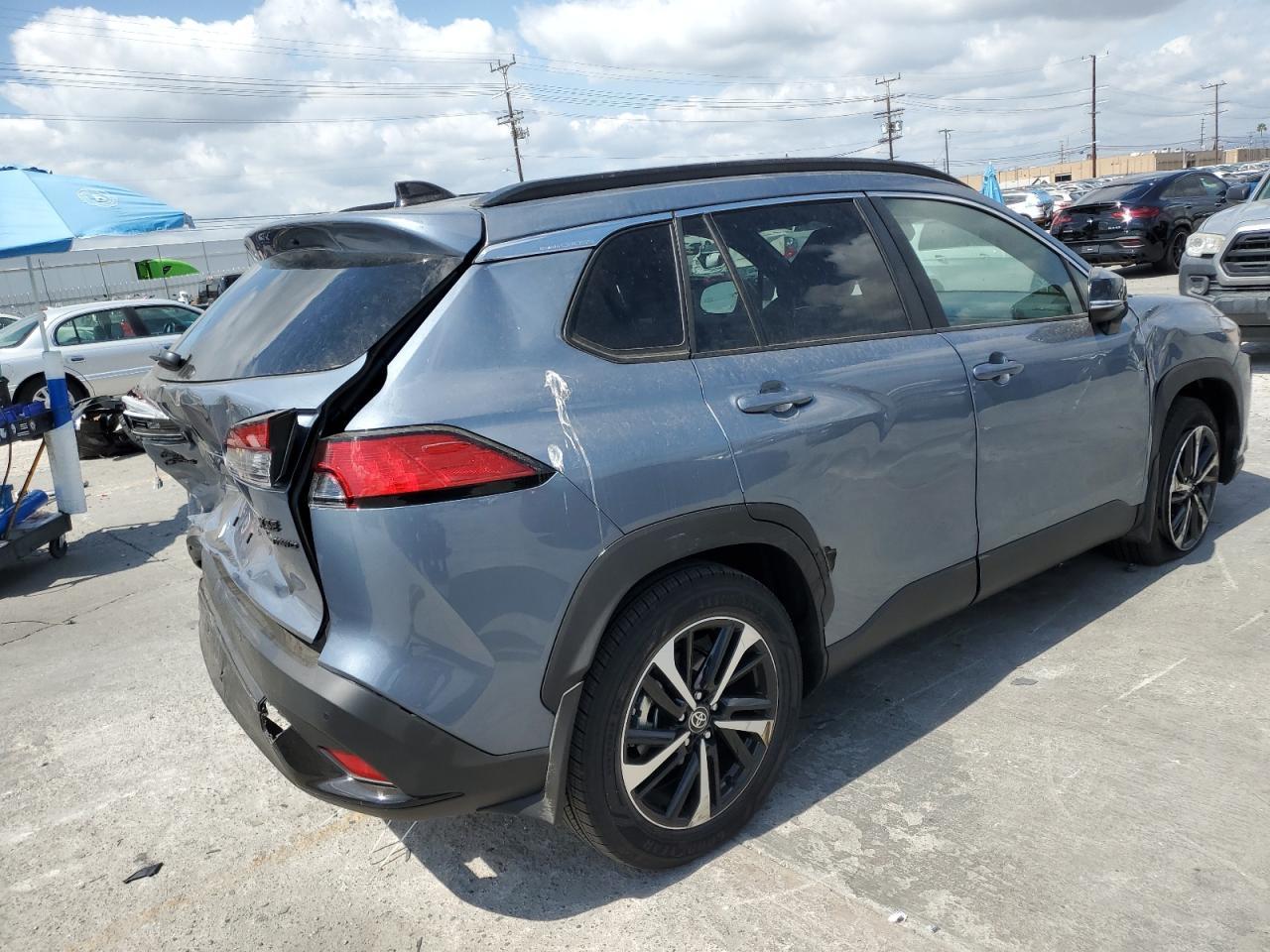 2025 Toyota Corolla Cross Se - Фото 3