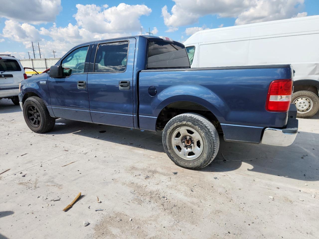 2004 Ford F150 Supercrew - Image 2