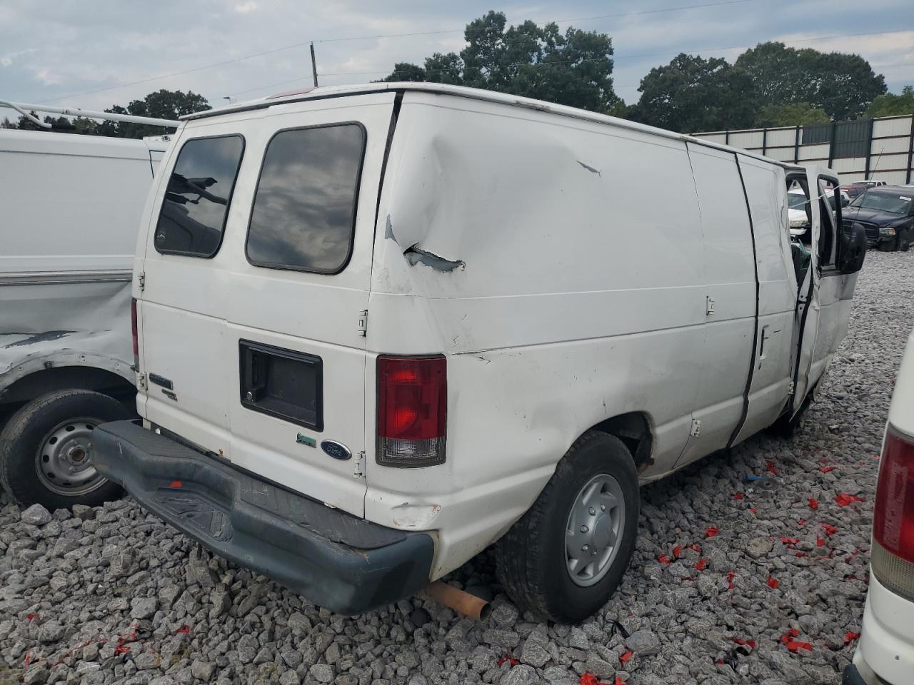 2013 Ford Econoline E150 Van - Image 3