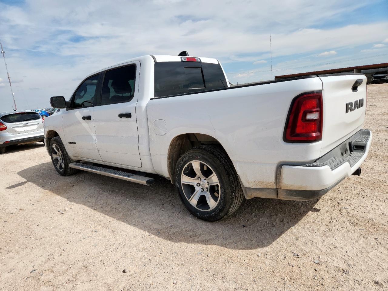 2025 Ram 1500 Tradesman - Фото 2