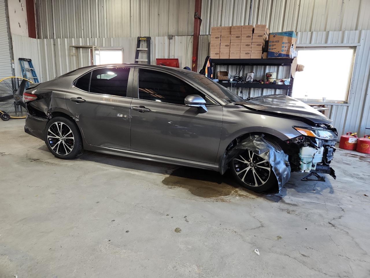 2019 Toyota Camry L - Image 4