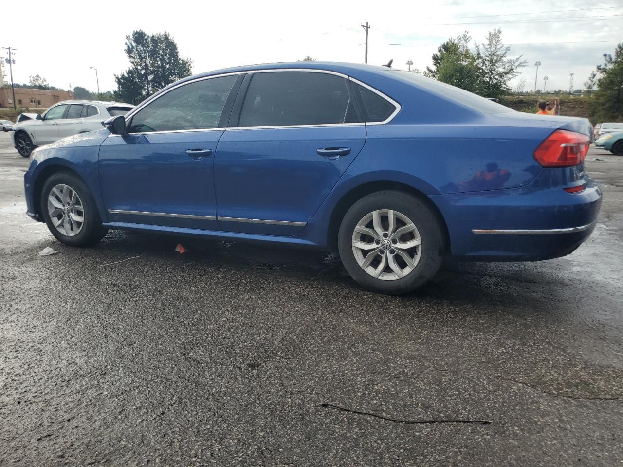 2016 Volkswagen Passat S - Фото 2