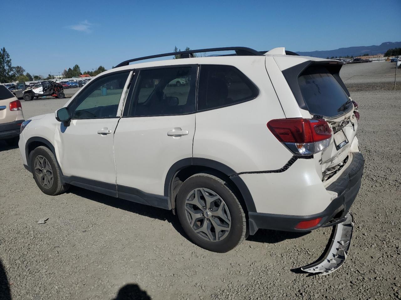2019 Subaru Forester Premium - Image 2