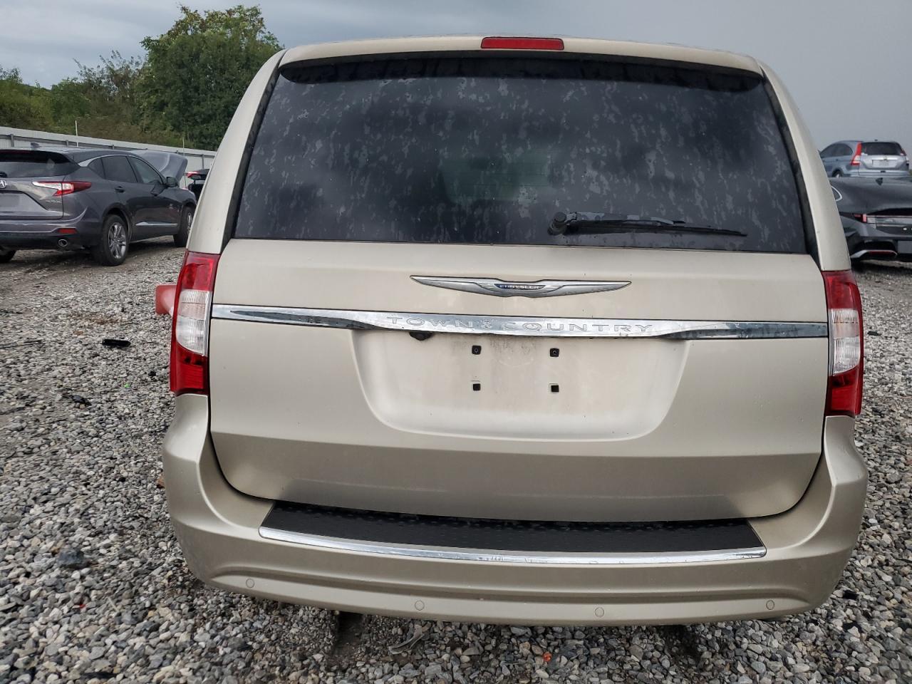 2014 Chrysler Town & Country Touring L - Фото 6