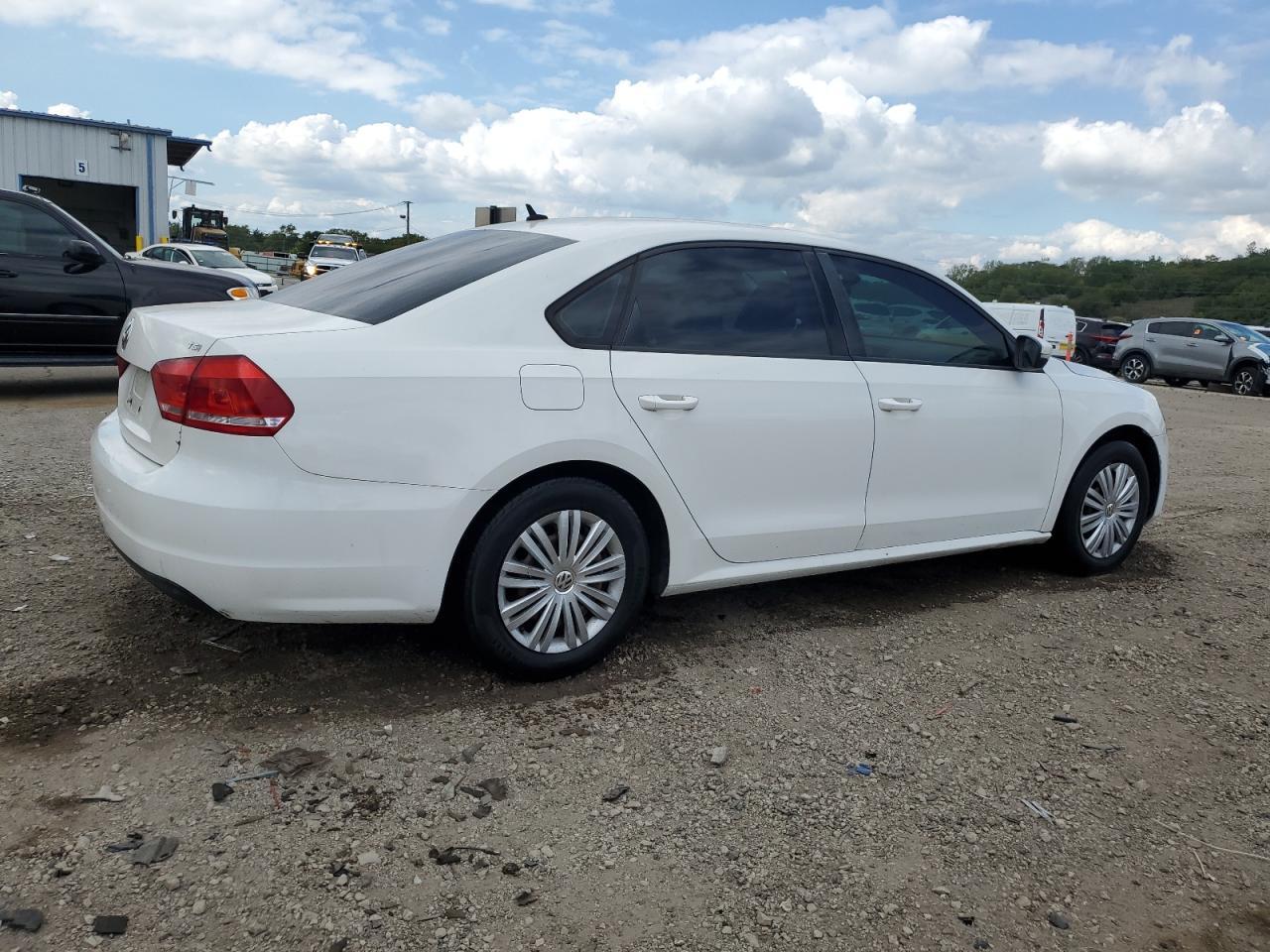 2014 Volkswagen Passat S - Image 3