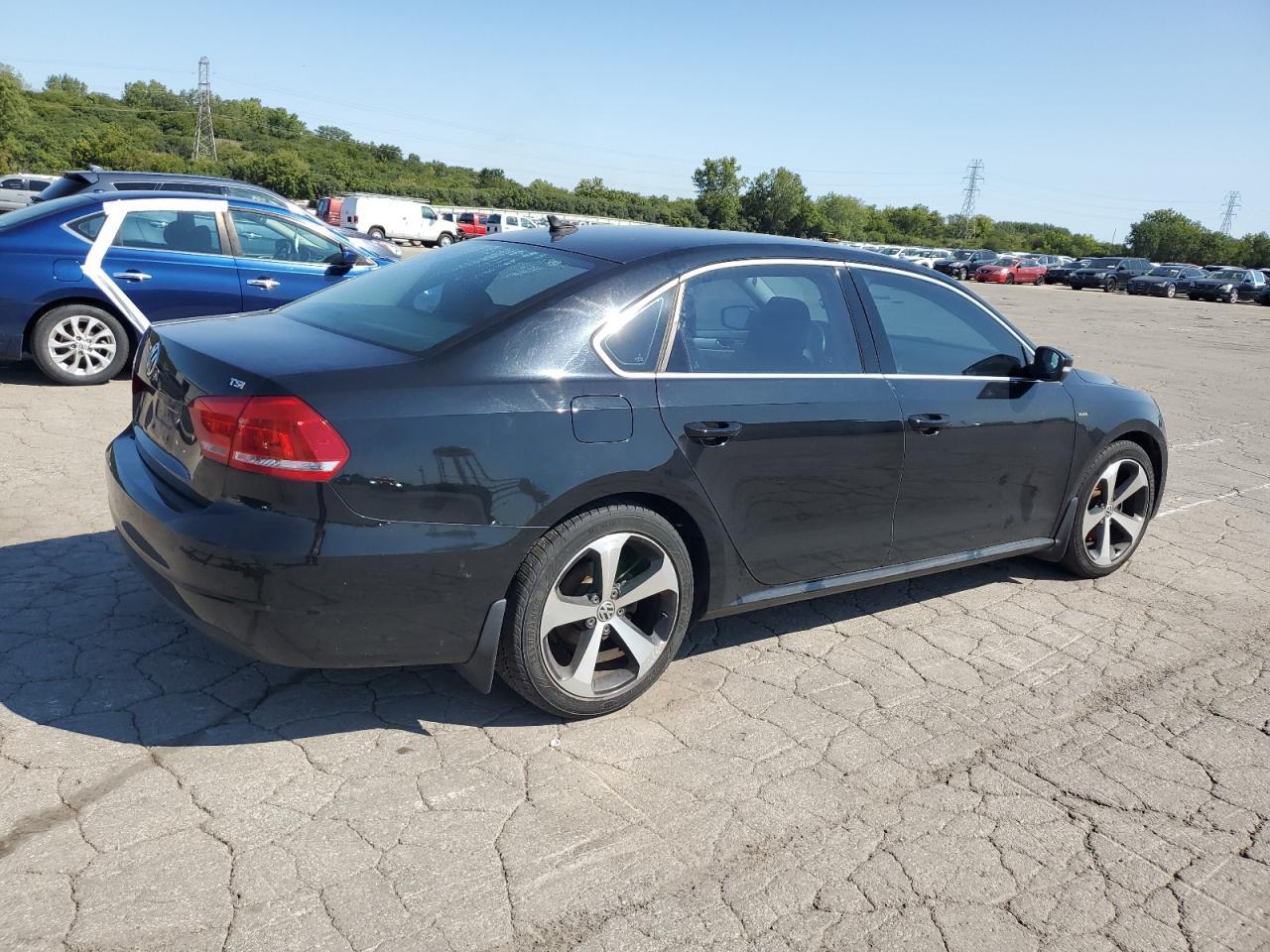 2015 Volkswagen Passat S - Фото 3
