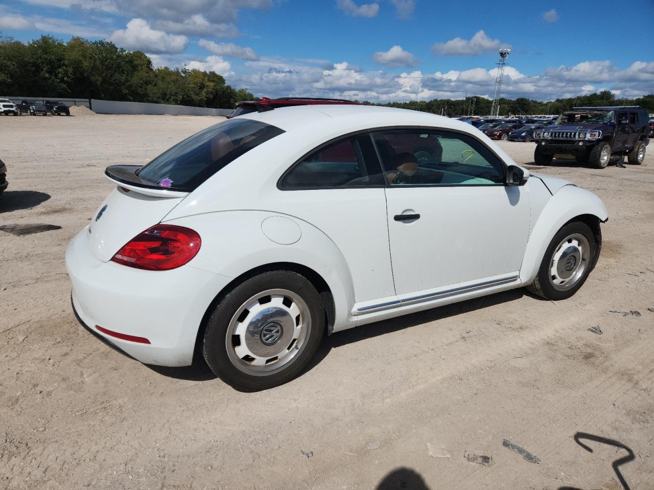 2016 Volkswagen Beetle 1.8T - Image 3