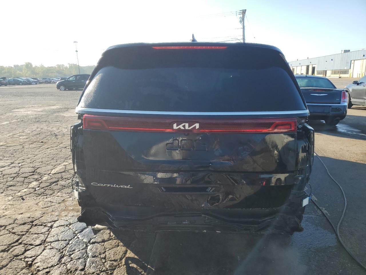 2022 Kia Carnival Lx - Фото 6