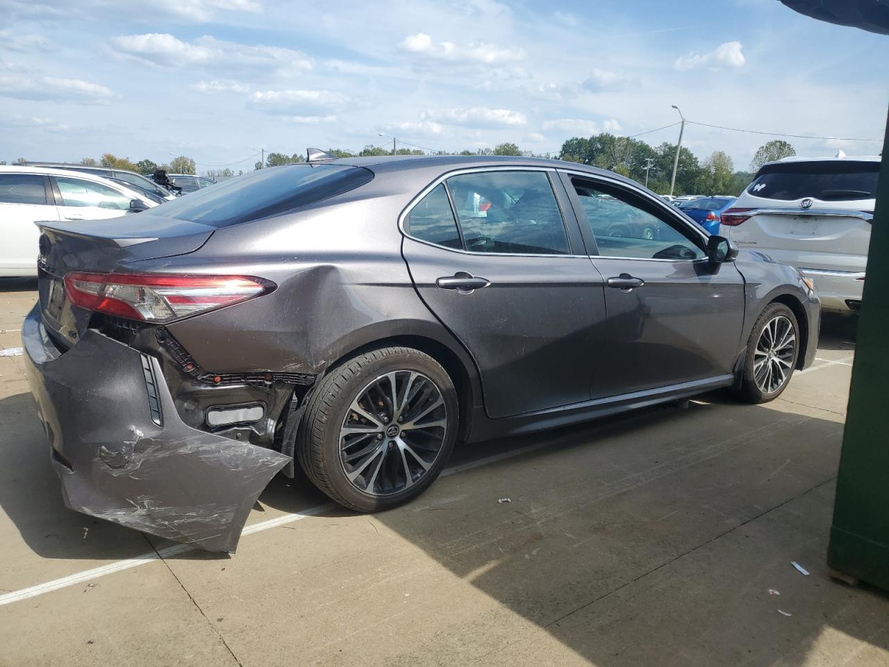 2019 Toyota Camry L - Фото 3
