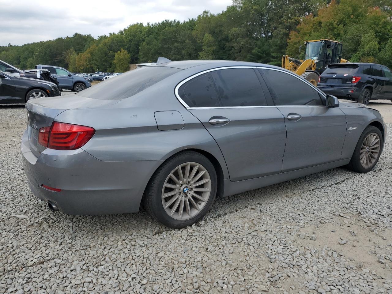 2012 BMW 535 Xi - Image 3