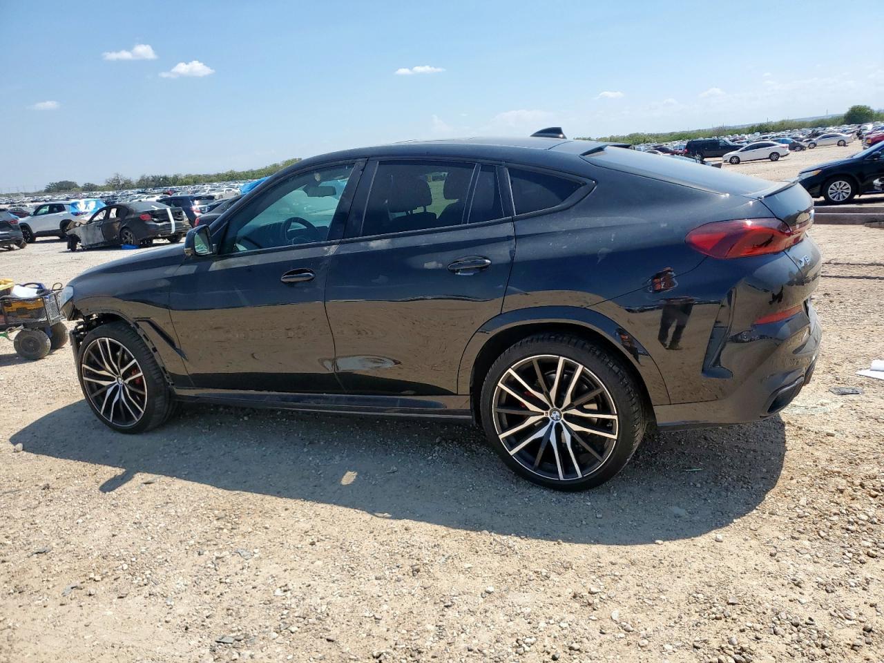 2022 BMW X6 xDrive40I - Фото 2