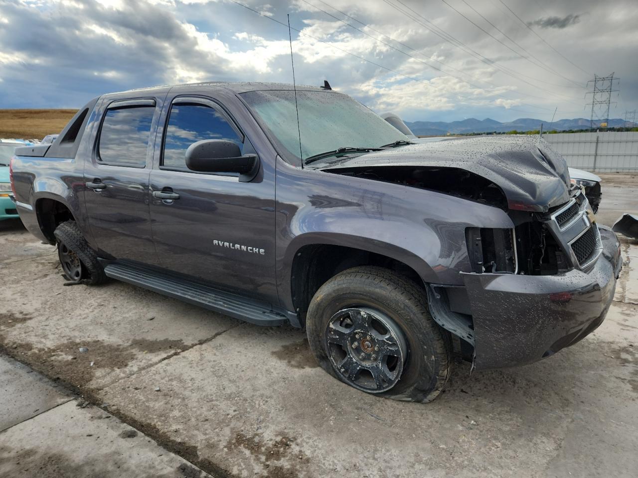 2010 Chevrolet Avalanche Ls - Image 4