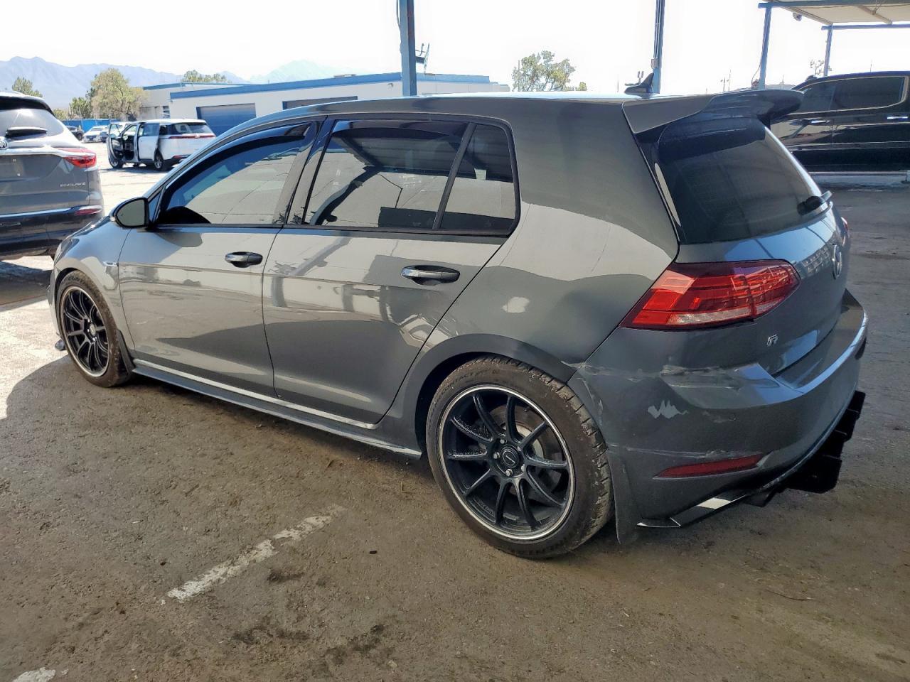 2018 Volkswagen Golf R - Image 2