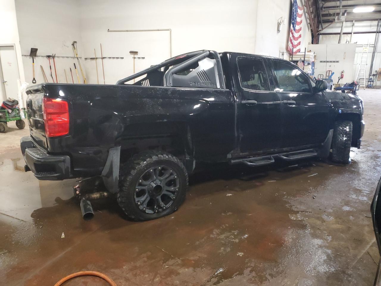 2017 Chevrolet Silverado K1500 - Image 3