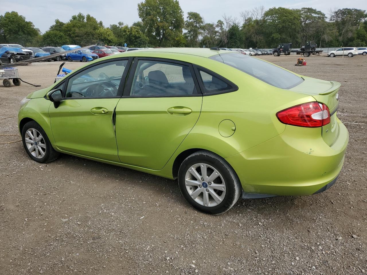 2011 Ford Fiesta Se - Фото 2