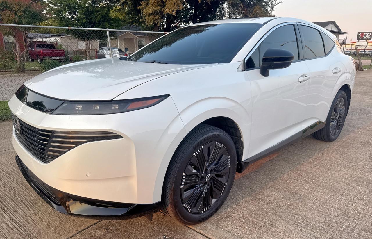 2025 Nissan Murano Platinum - Image 2