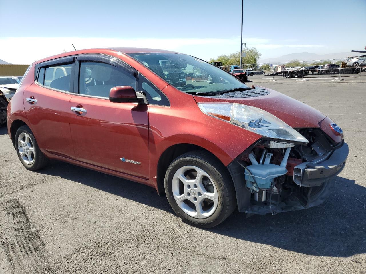 2015 Nissan Leaf S - Фото 4