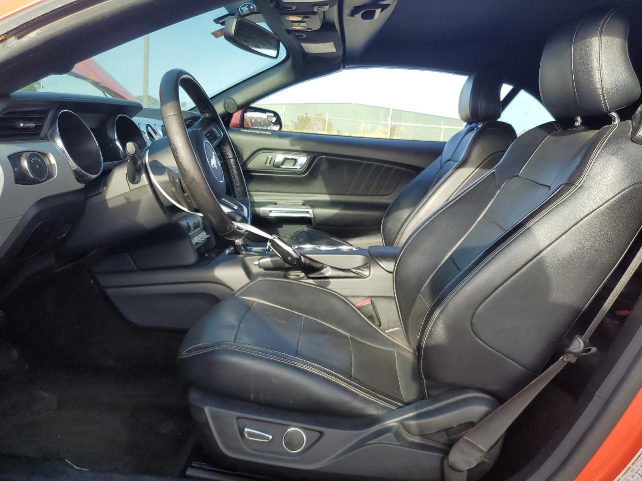 2015 Ford Mustang - Фото 7