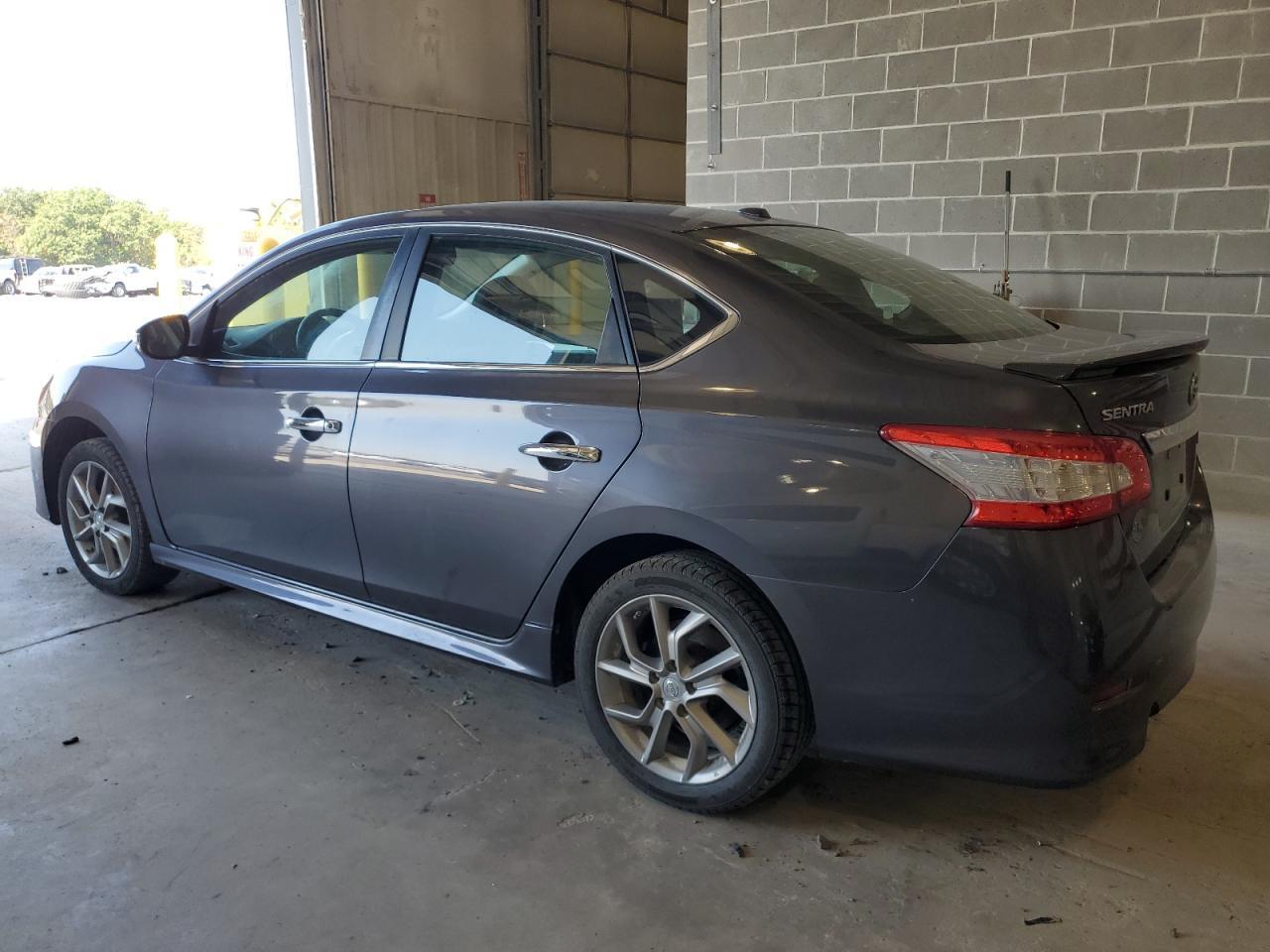 2015 Nissan Sentra S - Фото 2