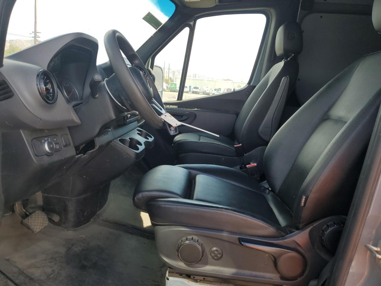 2024 Mercedes-Benz Sprinter 2500 - Фото 7