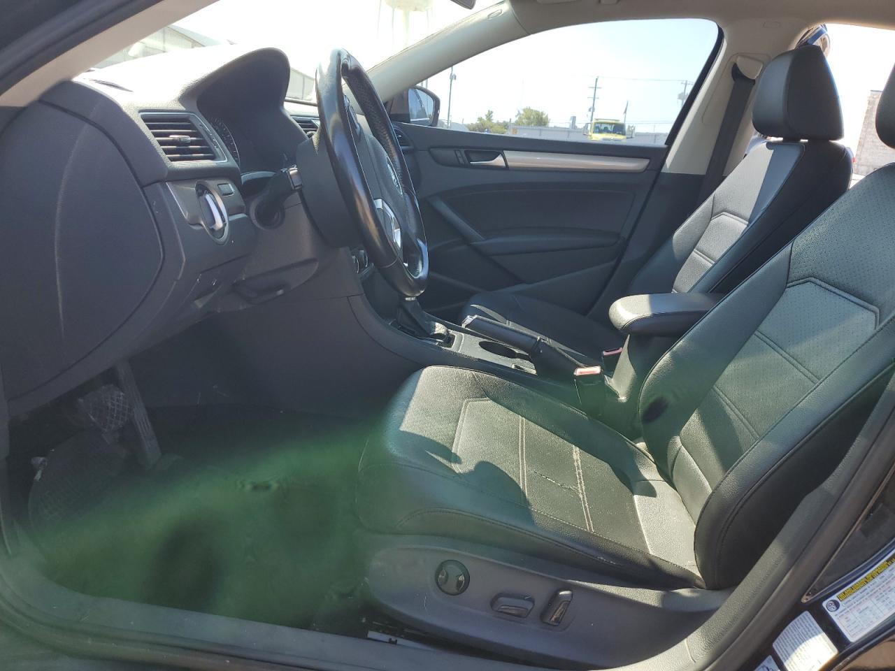 2015 Volkswagen Passat S - Фото 7