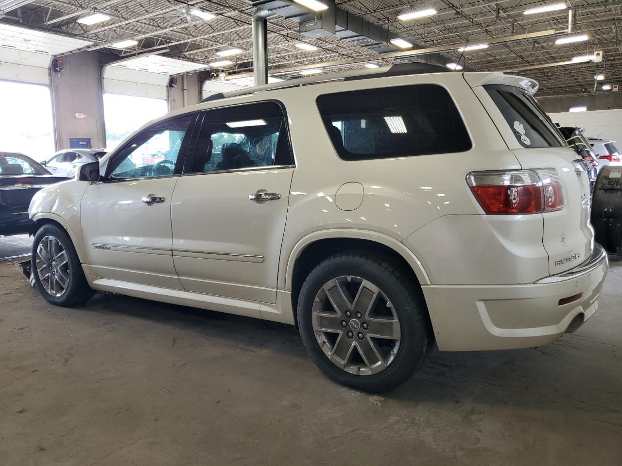2011 GMC Acadia Denali - Фото 2